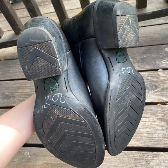 Heritage R Toe Western Boot - Picture 5 of 8